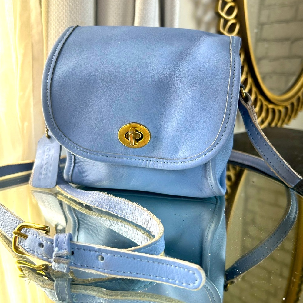 Vintage Coach handbag. periwinkle. light blue
